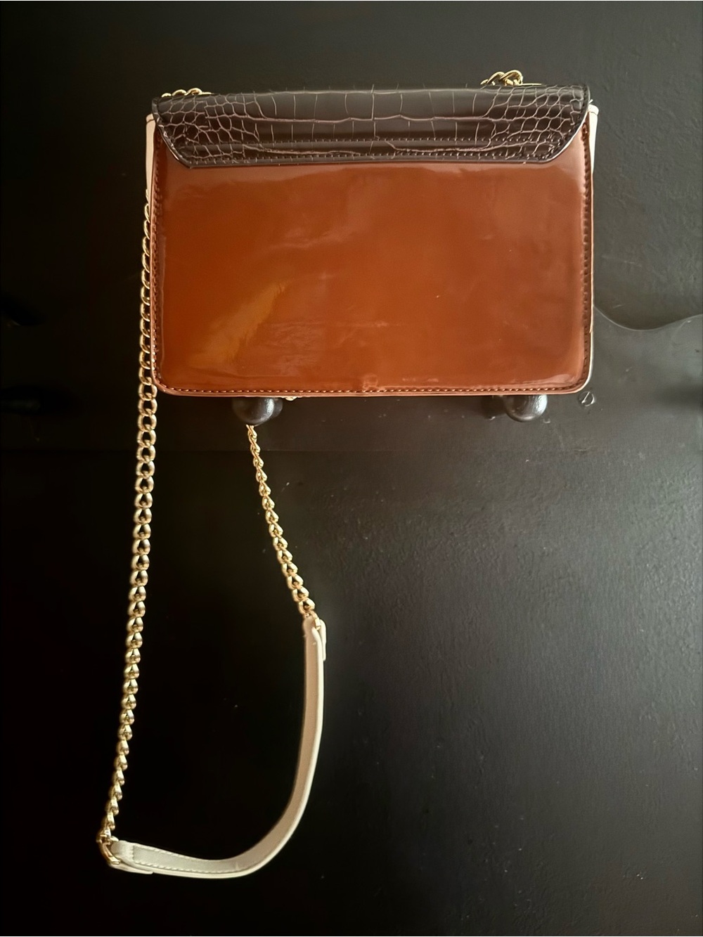 ALDO Tricolor Croc-texture Crossbody Bag with Gold Chain Strap - Picture 7 of 11